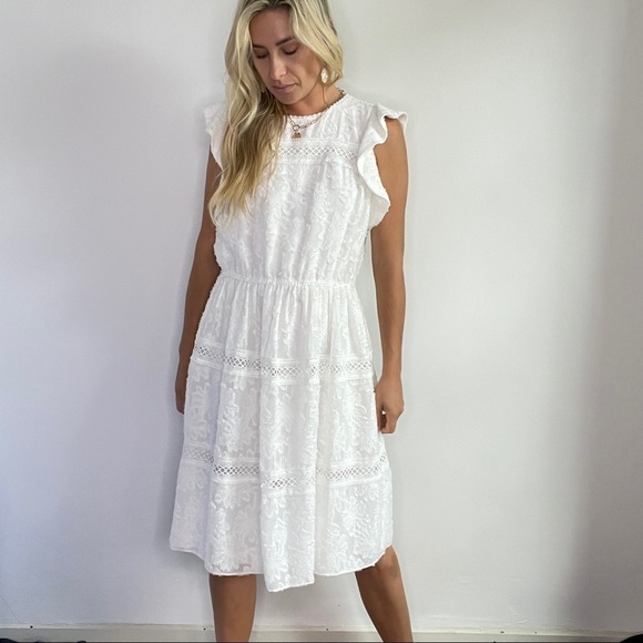Gibson Latimer White Lace & Floral Dress - Picture 5 of 9